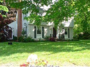 39 Falls Rd, Moodus, CT 06469