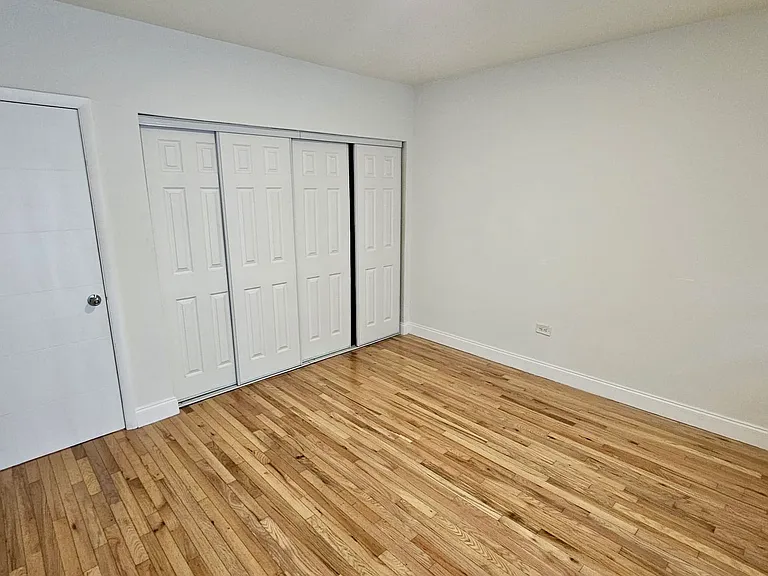 9005 NE 8th Ave #8 — Photo 6