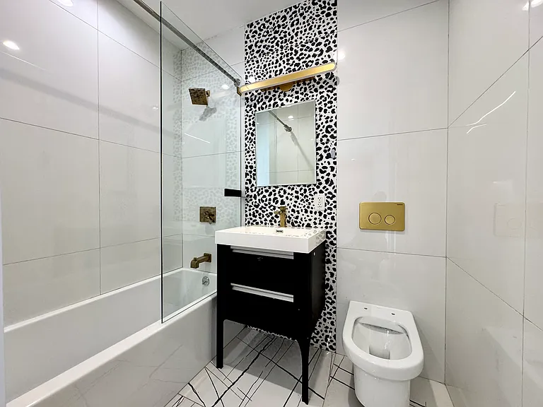 152 Boerum St #3B — Photo 5