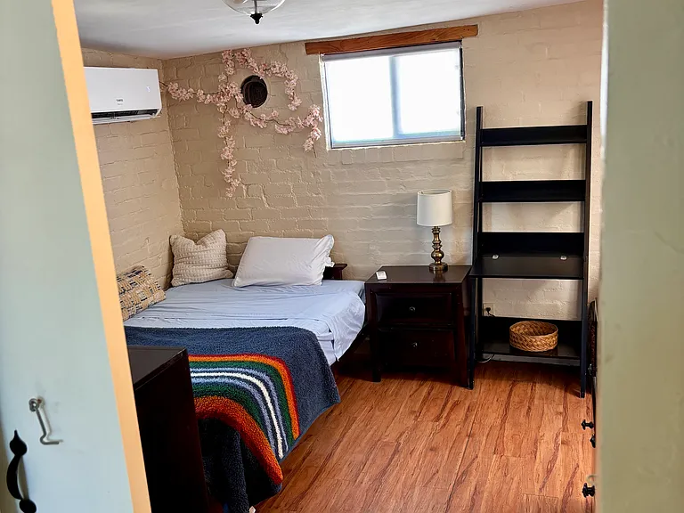 1305 E 9th St #4 — Photo 7