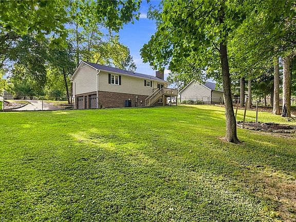 4th image of 207 Tamworth Dr