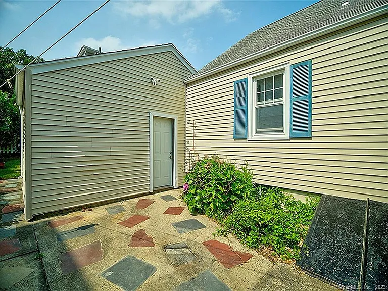 30 Seaview Ave — Photo 9