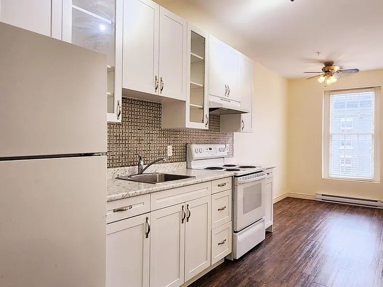 38 Walton St — Photo 1