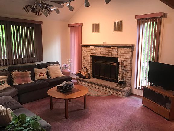 5th image of 164 Wilson Ct