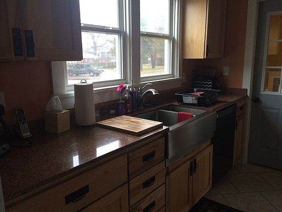 5th image of 824 Montana Ave
