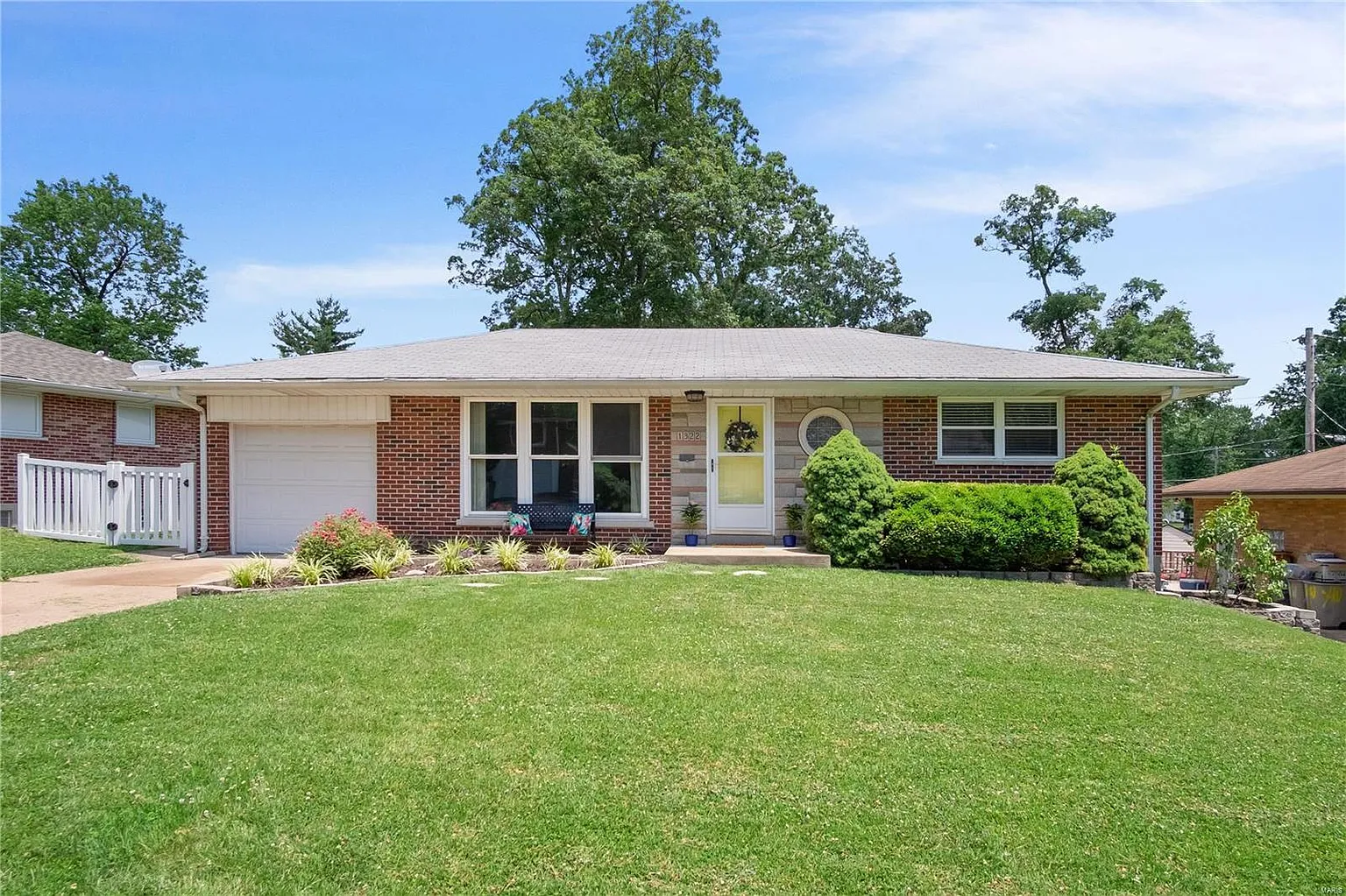 1322 Dallwood Dr photo 1