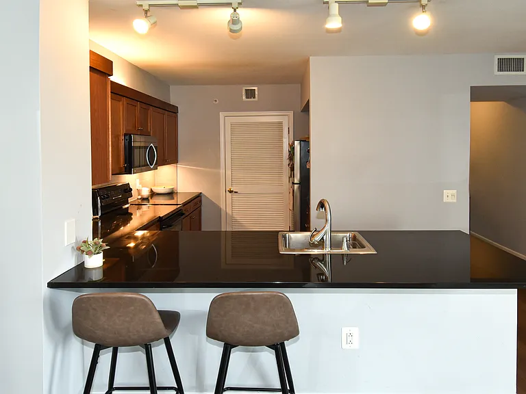 616 E St NW #619 — Photo 10