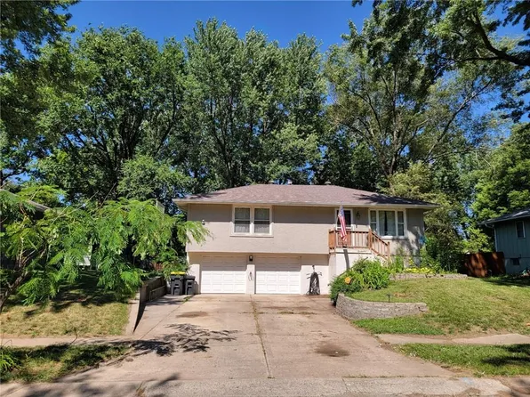 1208 S Ward Pkwy, Blue Springs, MO 64014