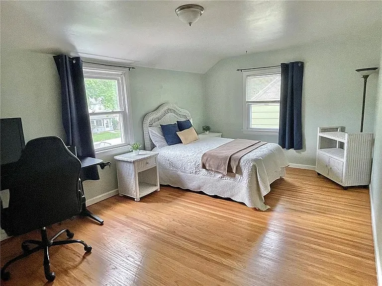 137 Edgemont Rd — Photo 3