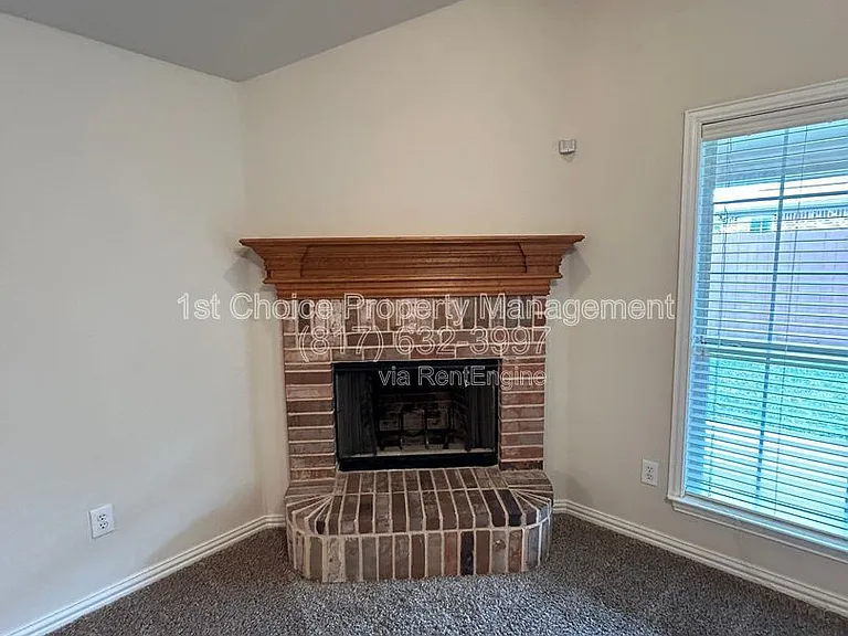 1835 Woodchase Dr — Photo 9