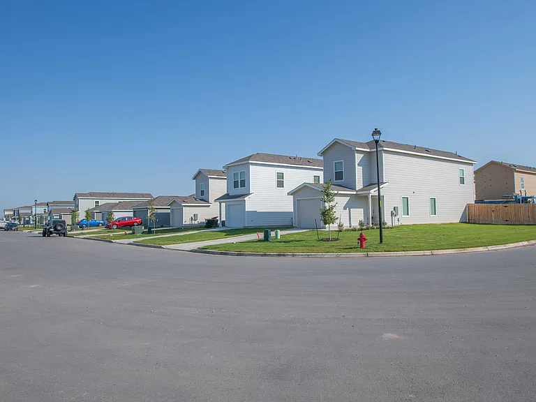 309 Marty Allen Loop — Photo 2