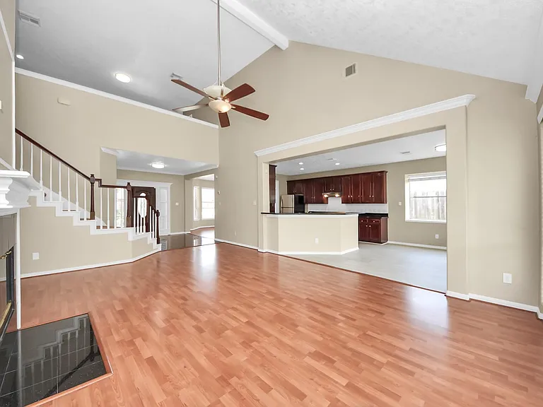 435 Leisure Dr — Photo 11