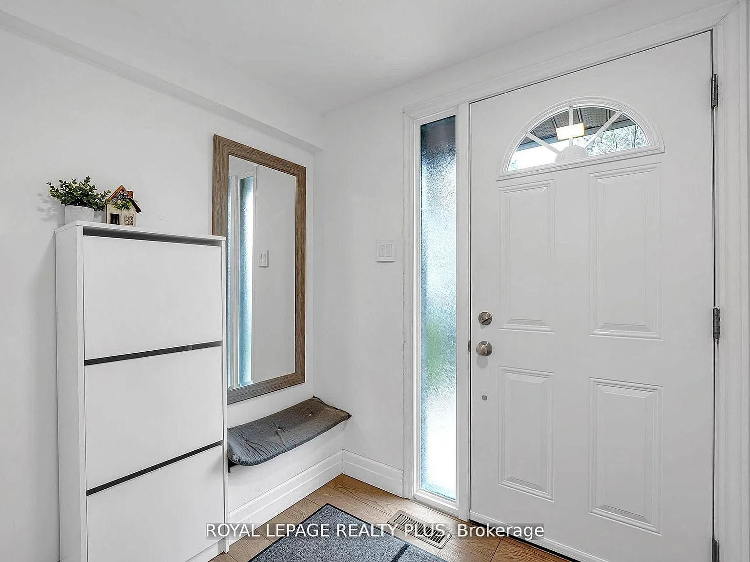 4 bed, $3,900 — Photo 4