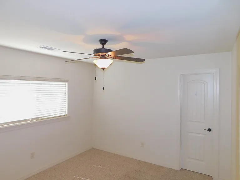 2632 N Arroyo Ave — Photo 9