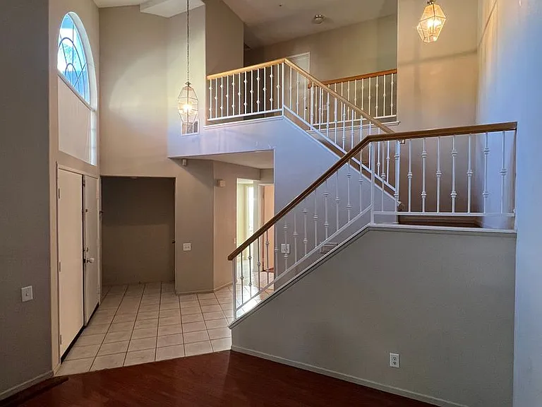 7834 Boxwood Ct — Photo 6
