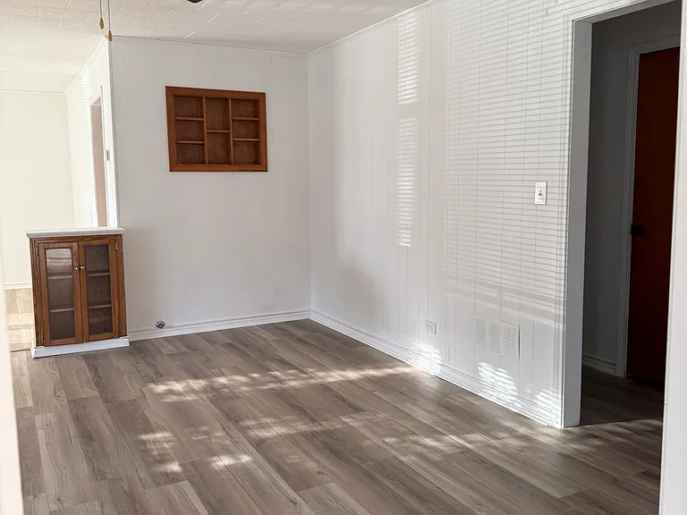 1321 N Avenue I — Photo 6