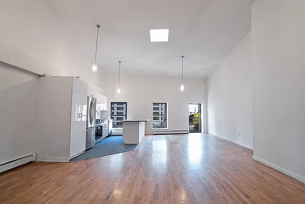 Rented by KNP Realty LLC | media 22