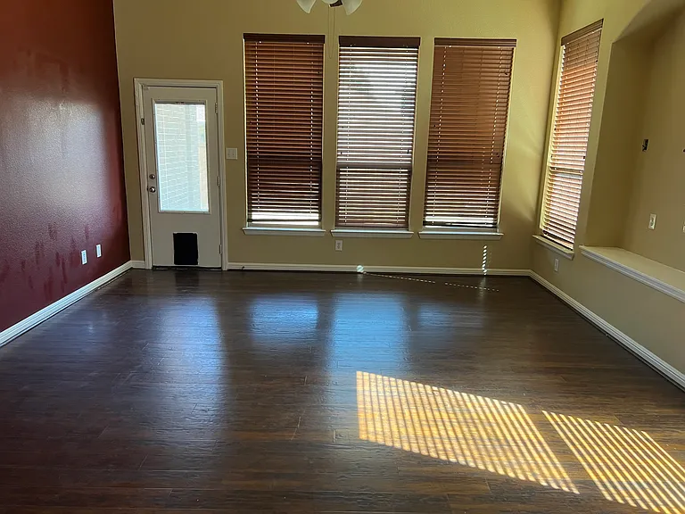 1405 Nightingale Dr — Photo 32