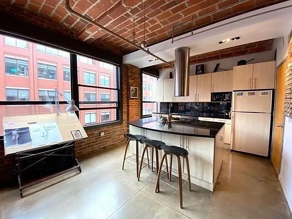 2 bed, 2.0 bath, 1512 sqft, $5,250 — Photo 3