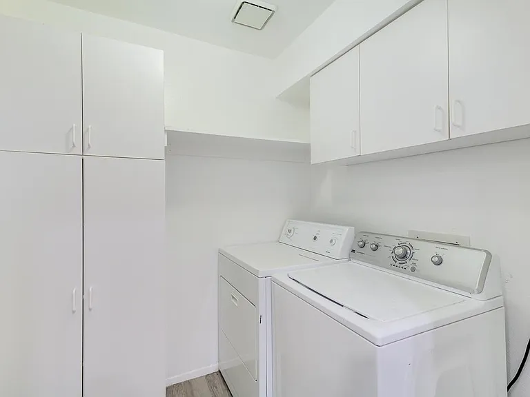1440 W La Jolla Dr — Photo 17