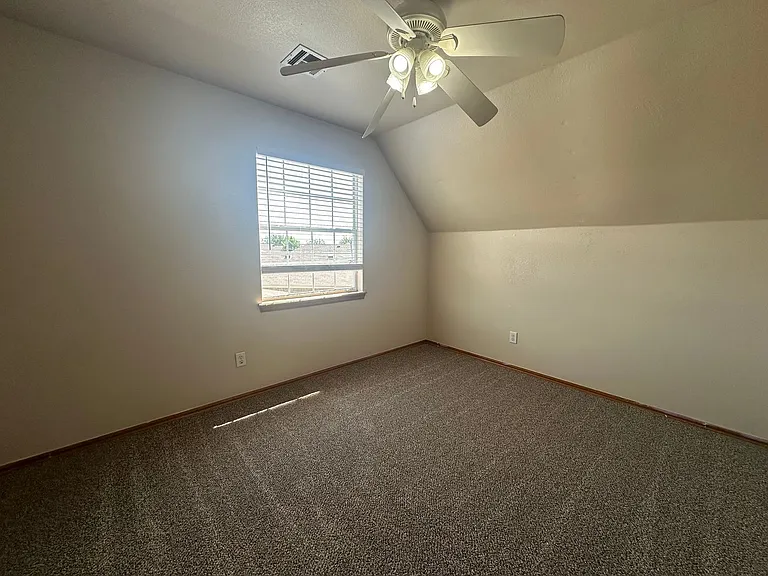 1427 SW 23rd St — Photo 30