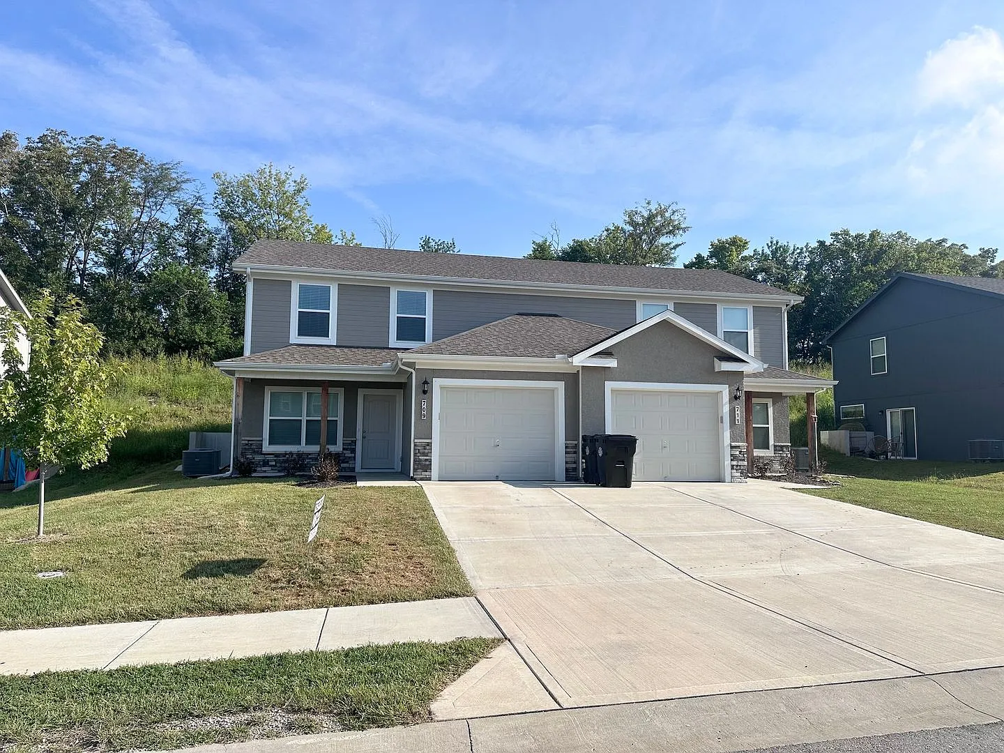 3 Bed | 2.5 Bath | 1 Car Garage Duplex in Pleasant Hill — Photo 1