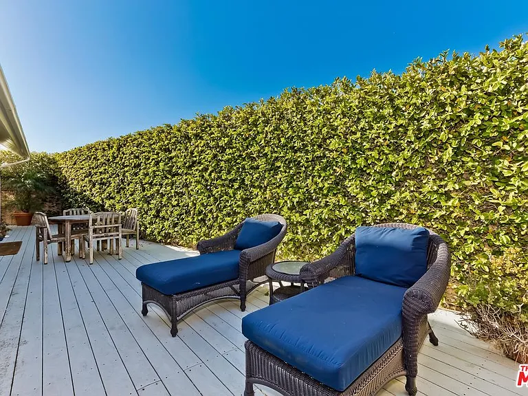 25129 Malibu Rd — Photo 15