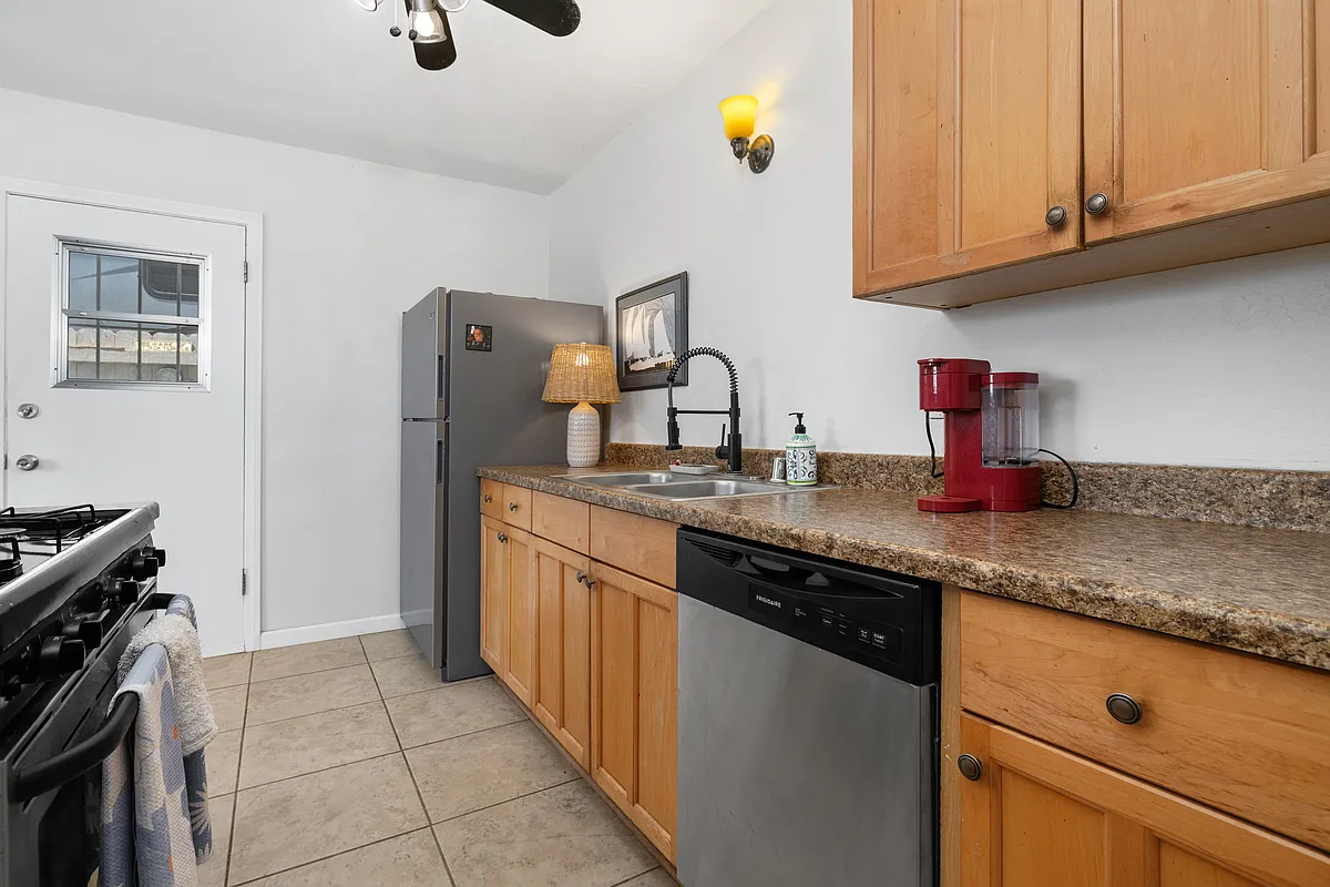 2 bed, 868 sqft, $3,200 — Photo 4