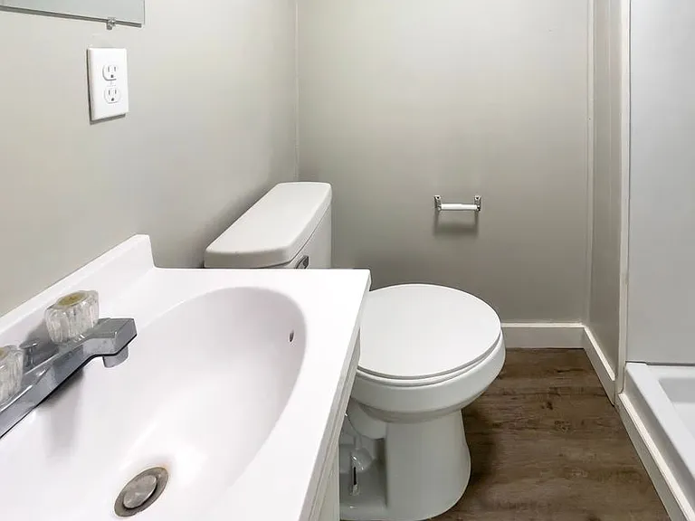 906 W. Main St — Photo 3