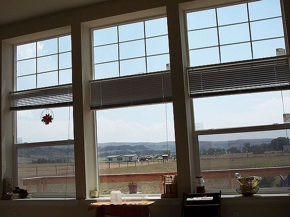 Large front livingroom windows with spectacular views