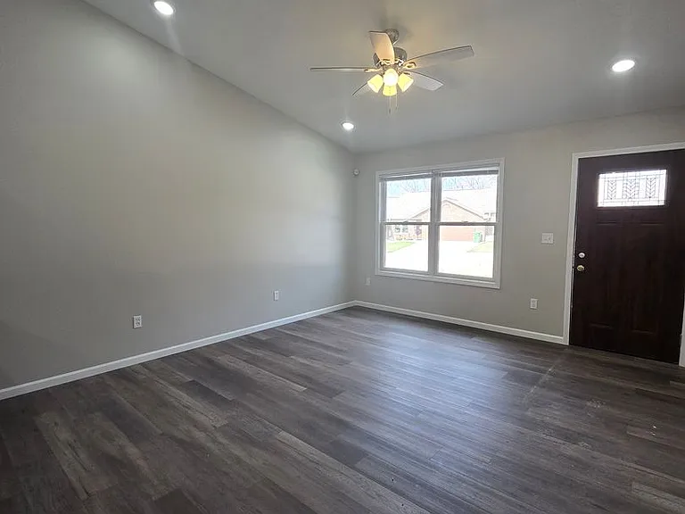 1506 Saint Marias St — Photo 2