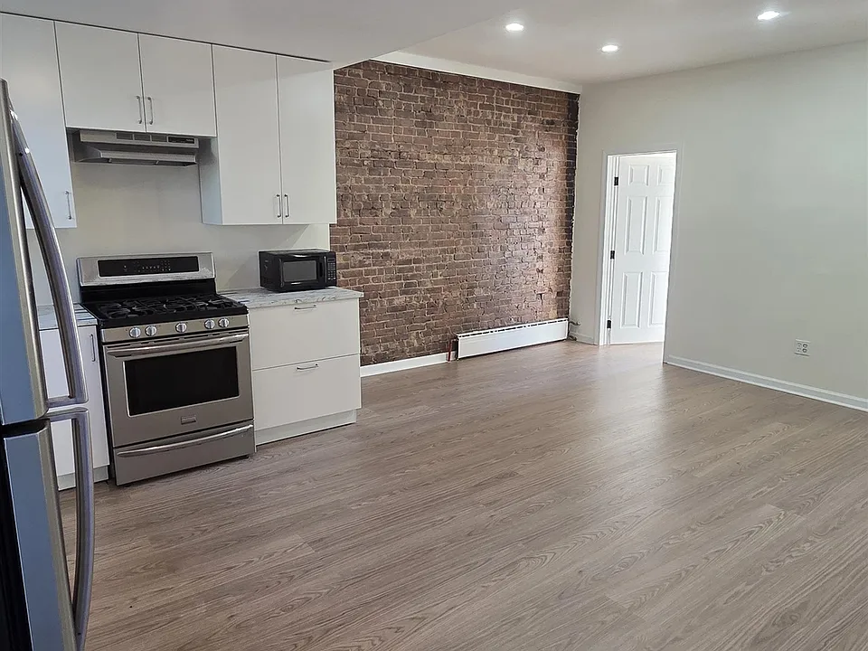 471 Central Ave #2