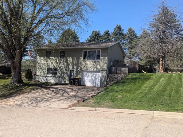 308 Connie Ln, Eagle Lake, MN 56024