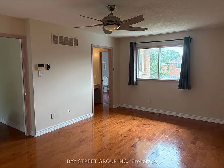 107 Stave Cres — Photo 13