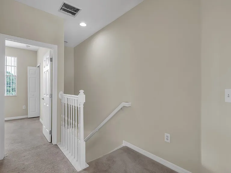 1413 Retreat Cir — Photo 15