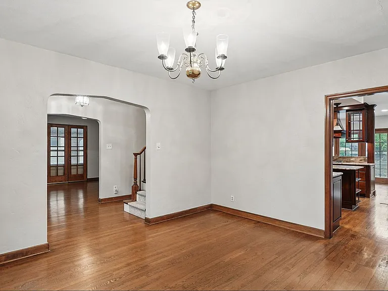 321 Jefferson Dr — Photo 9
