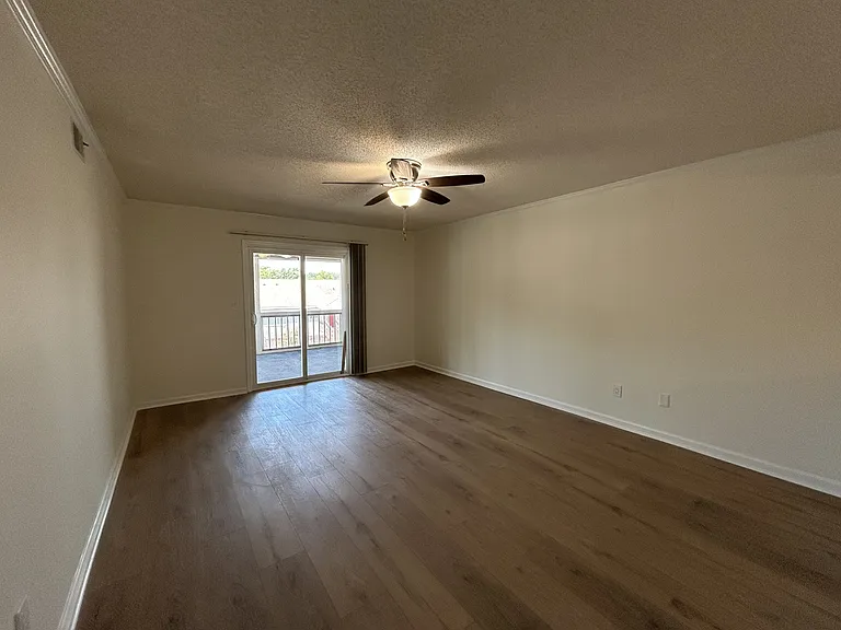 2505 W Broad St #222 — Photo 5