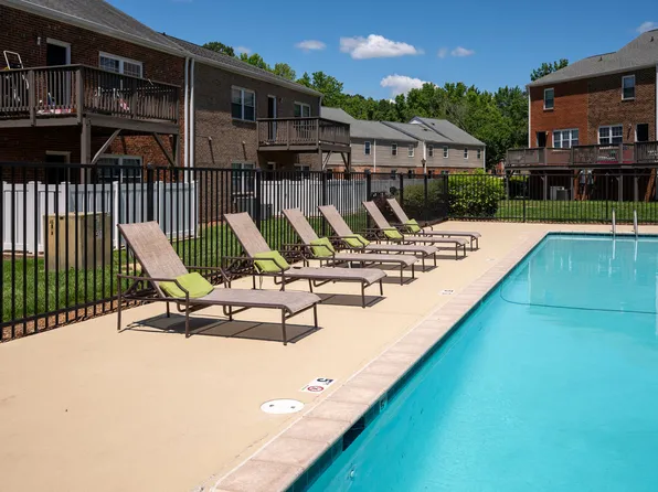 Vetra Forest Hills - Lexington Street