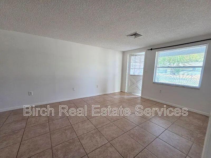 1 bed, 1.0 bath, 620 sqft, $1,095 — Photo 2