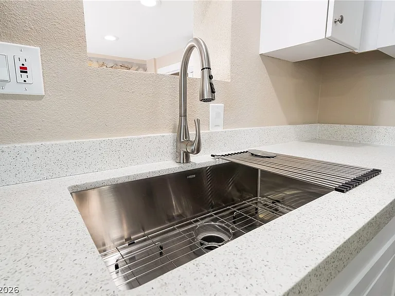 5402 Tahoe Dr — Photo 10