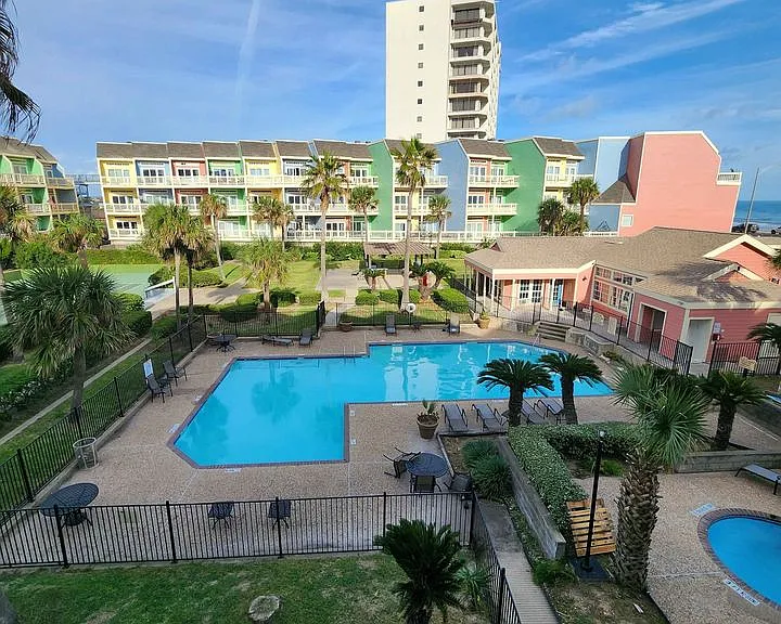 The Oceanfront Galveston Apartments — Photo 65