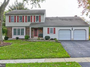 8 Eagle Pointe Cir, Hockessin, DE 19707