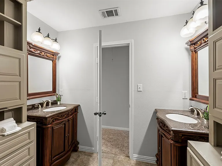 14115 River Forest Dr — Photo 33