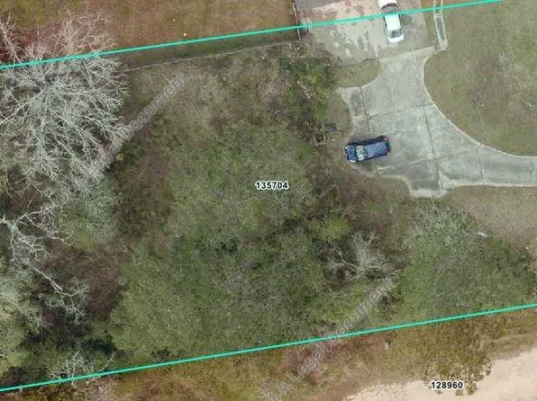 Formosa Dr, Covington, LA 70433