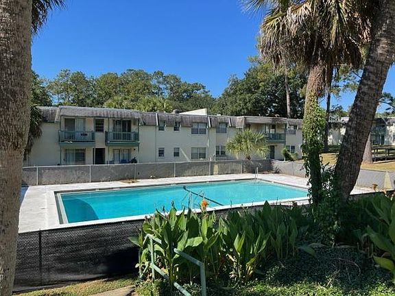 3rd image of 2325 W Pensacola St APT 214