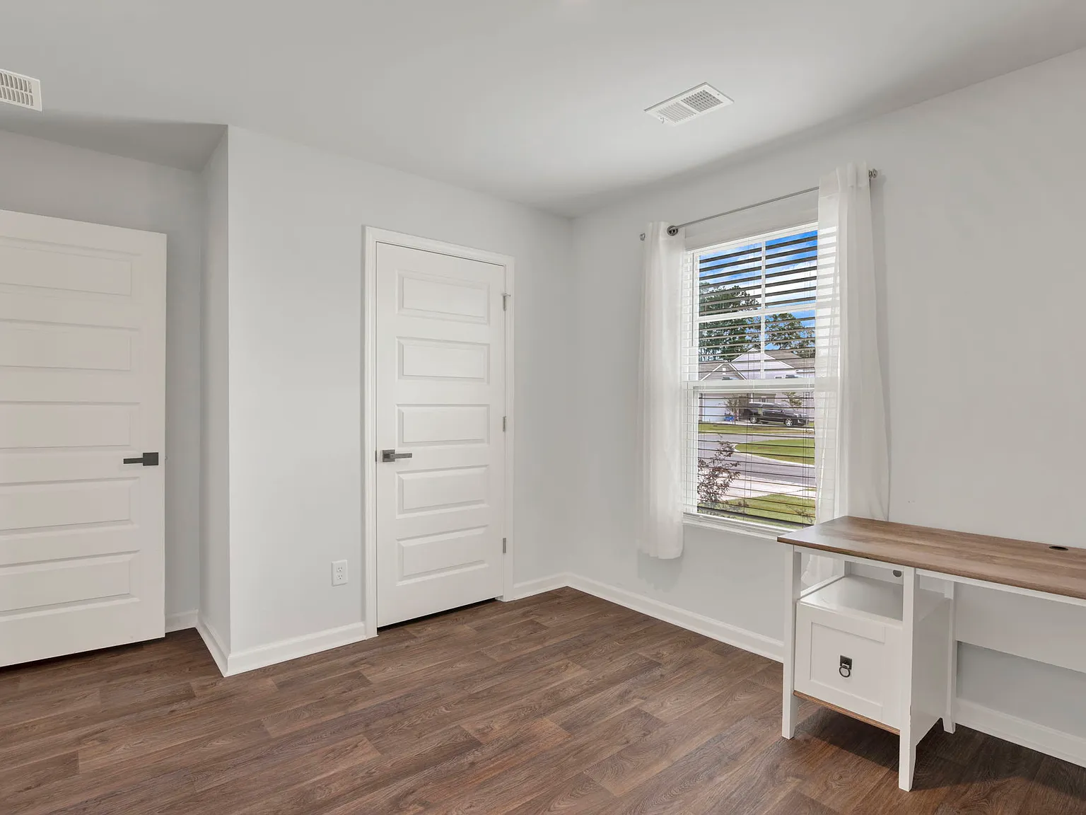 3 bed, 1475 sqft, $2,200 — Photo 3