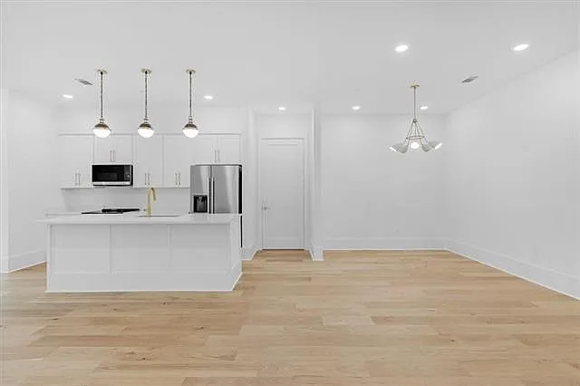 875 Okeefe Ave #301 — Photo 4