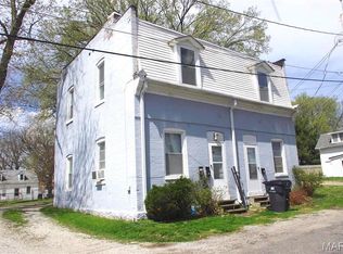 25 S 15th St #B, Belleville, IL 62220
