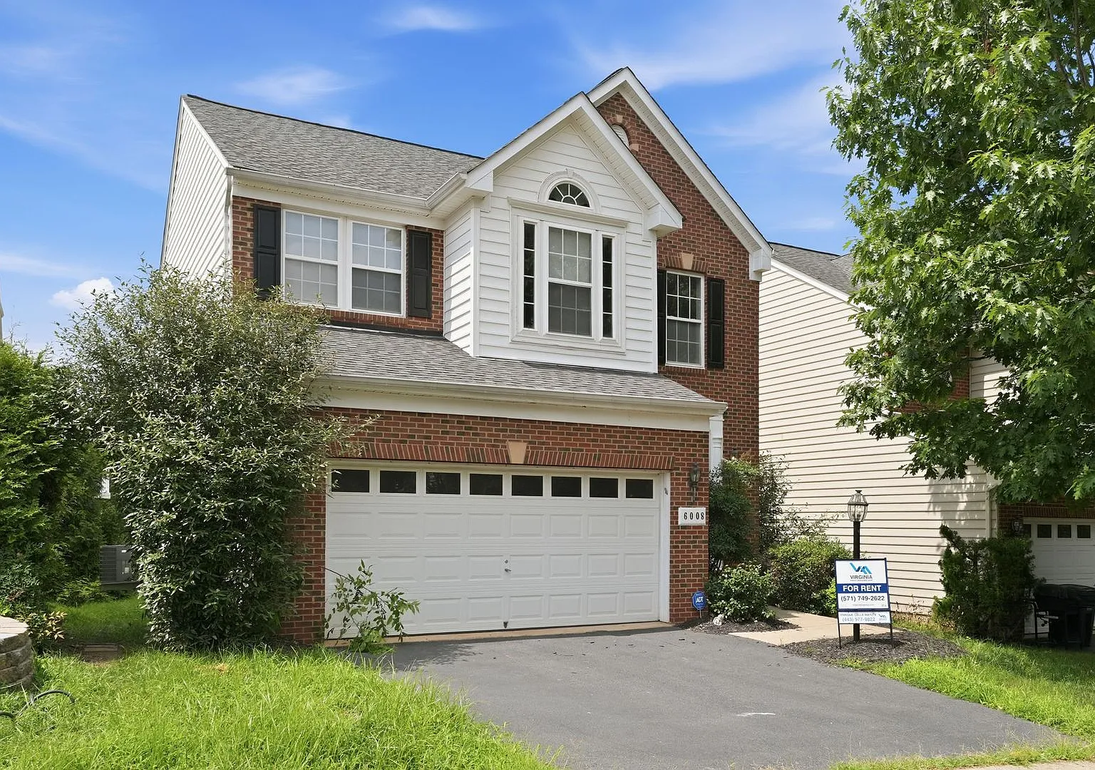 Experience the perfect blend of comfort, style, and functionality in this beautifully designed fo... — Photo 2