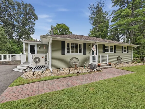 4 Olive Dr, Leominster, MA 01453